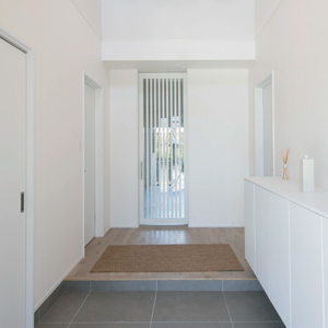 リビングに光を届ける格子戸